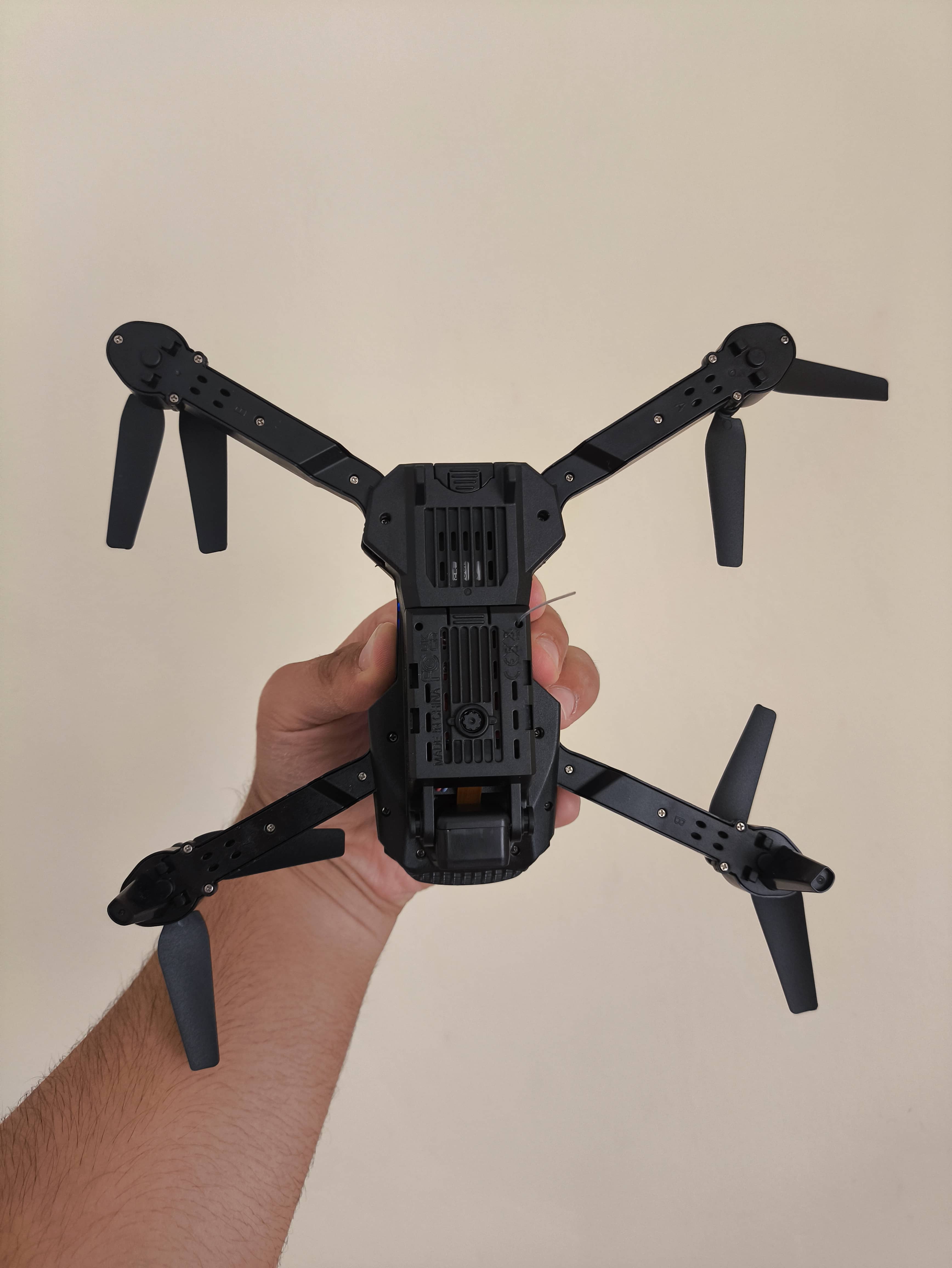 کوادکوپتر E88 pro پرندآرسی